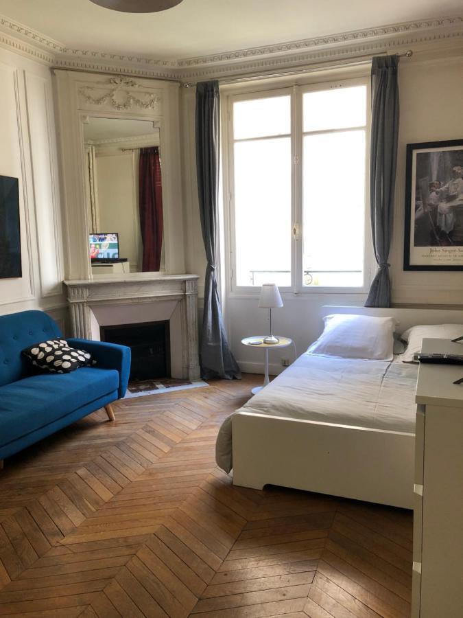 Studio près du Pont Mirabeau et Tour Eiffel Parigi Esterno foto