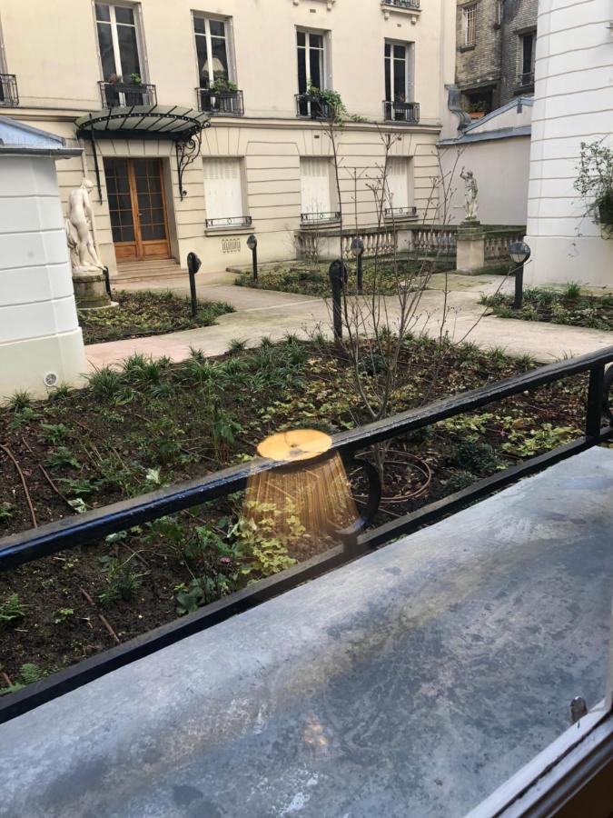 Studio près du Pont Mirabeau et Tour Eiffel Parigi Esterno foto